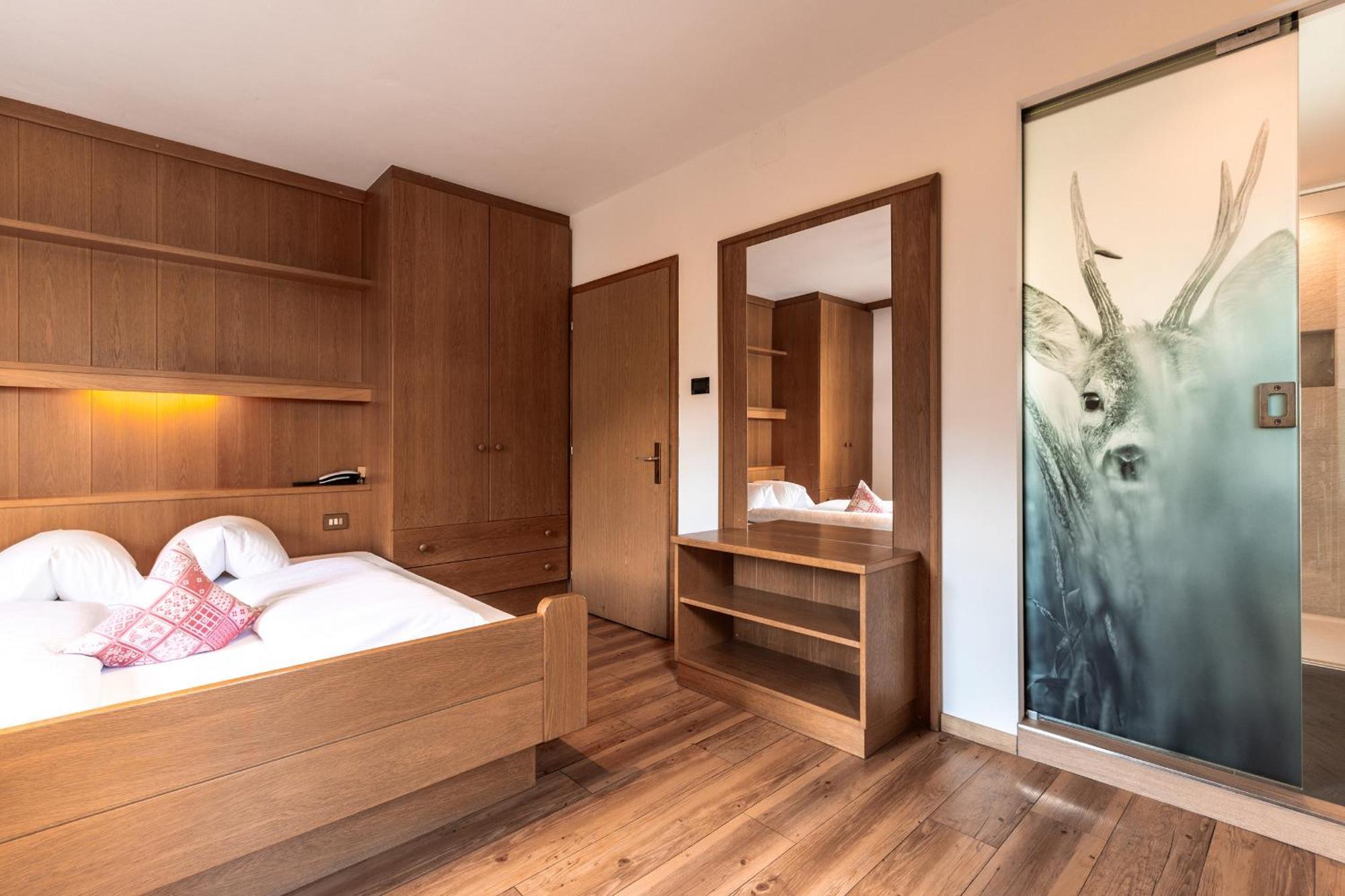 מלטינה Hotel Zum Loewen - Al Leone מראה חיצוני תמונה